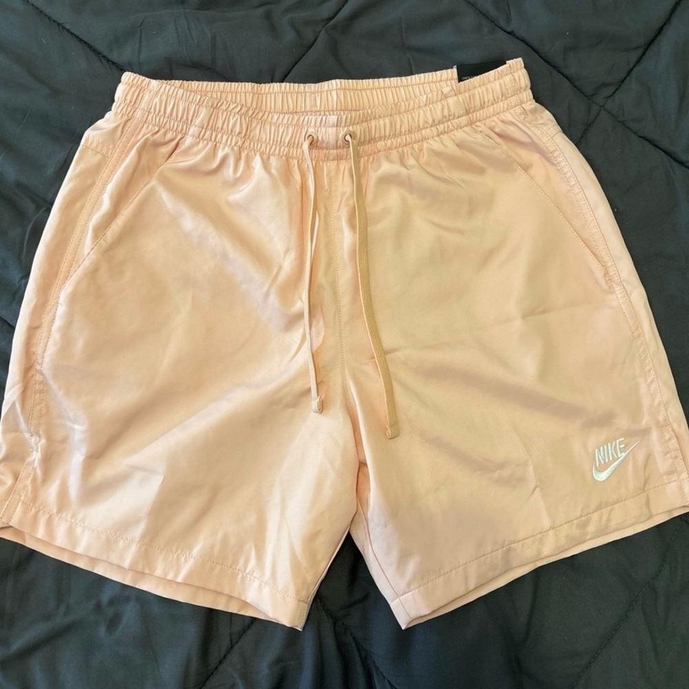 Nike Standard Fit Shorts (Salmon Pink) Size Small